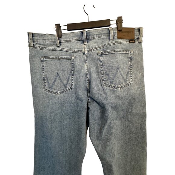Wrangler NWT 36 x 32 Mens Relaxed Boot Jeans Medium Denim - Picture 9 of 15